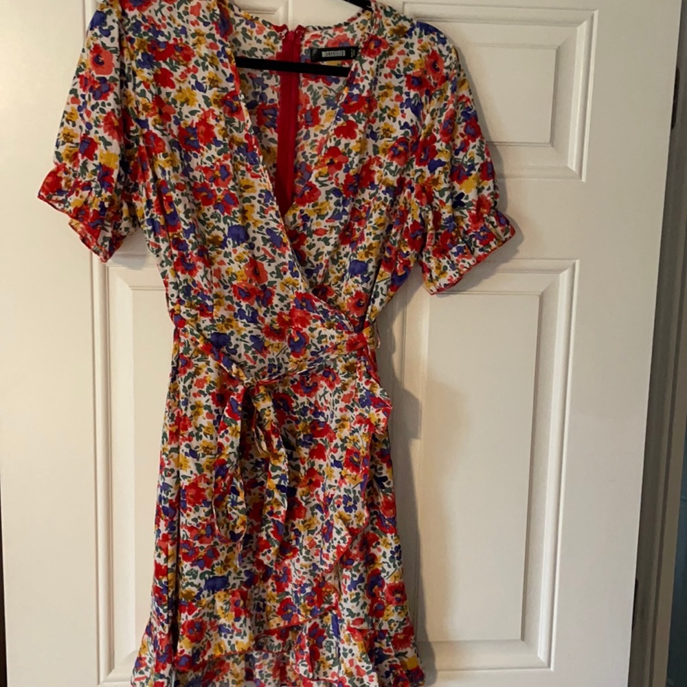Mini dress, flowy, misguided, lightweight, multi color, floral, size 6